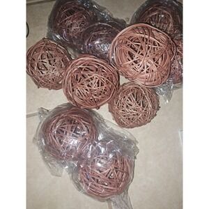 NIB-10 Bunny -Hamster-Guinea Pig-Mice Chewing Nibbling straw Balls Toys